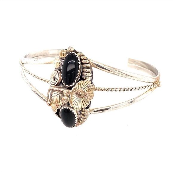 Sterling Onyx Cuff and Pendant Set - Picture 2 of 8